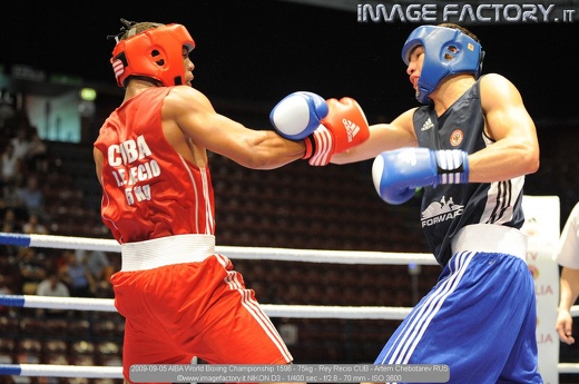 2009-09-05 AIBA World Boxing Championship 1596 - 75kg - Rey Recio CUB - Artem Chebotarev RUS